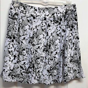 Nue Options Black White Floral Flare Skirt Size 10P